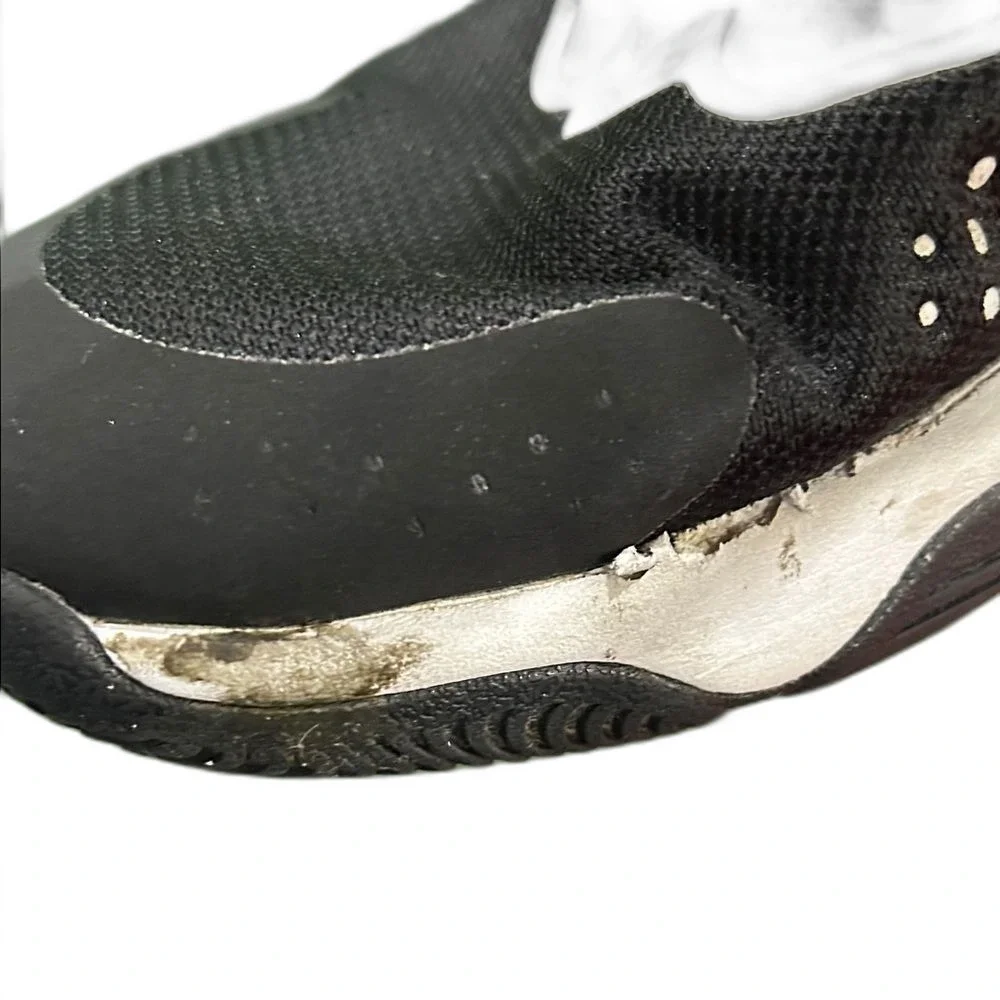 Nike Men’s Size 10 Sneakers Running Shoes Athletic Swoosh Black White